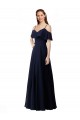 Dunkelmarine A-Linien Off-Schulter V-Ausschnitt Chiffon Lange Brautjungfernkleider