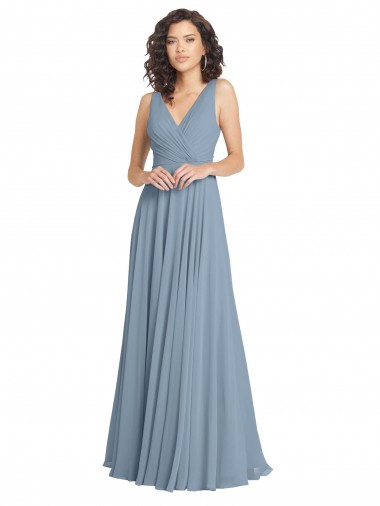 Staubiges Blau A-Linien V-Ausschnitt Chiffon Lange Brautjungfernkleider